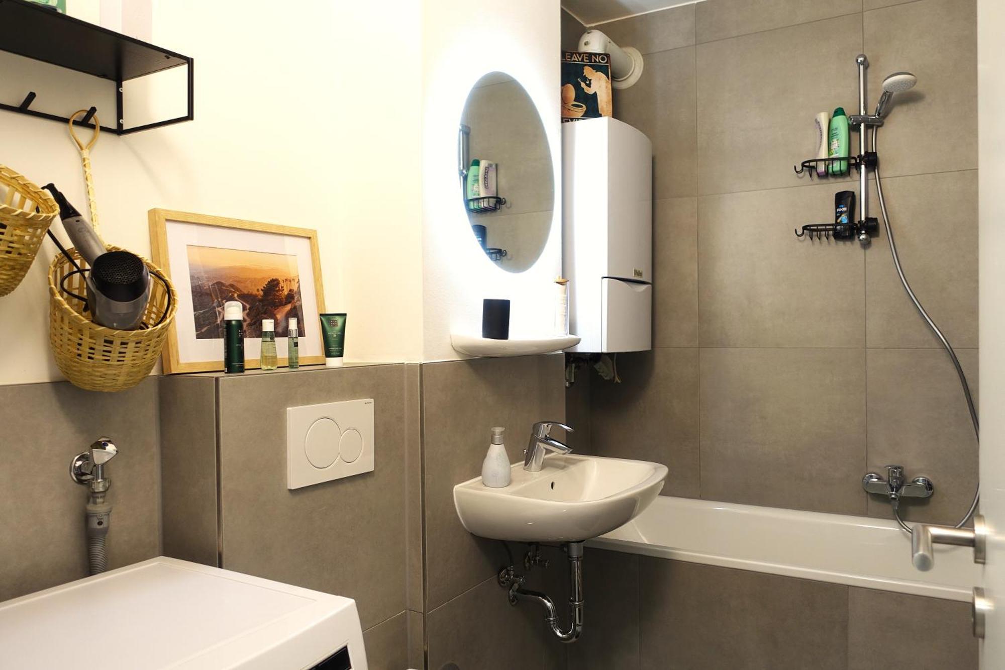 Getaway Apartment - Balkon - Kueche - Ruhe - Waesche - S-Bahn - 60 Qm Дуйсбург Екстериор снимка